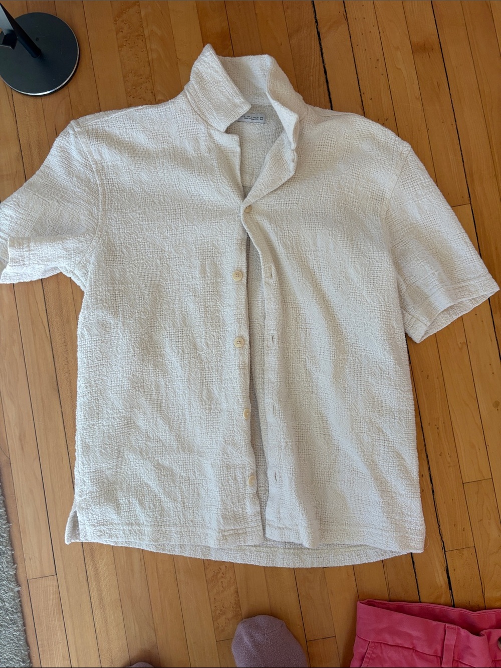 Zara Men's Cream Textured Short-Sleeve Button-Down Shirt S